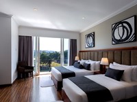 Hotel Grand Turf Nuwara Eliya Superior Triple Room Photo